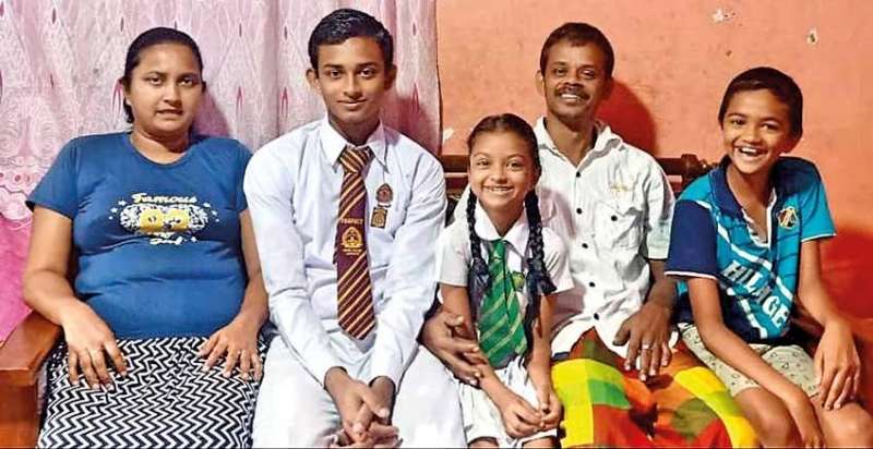පාසල් ශිෂ්‍යයා හැදූ හෙලිකොප්ටරය