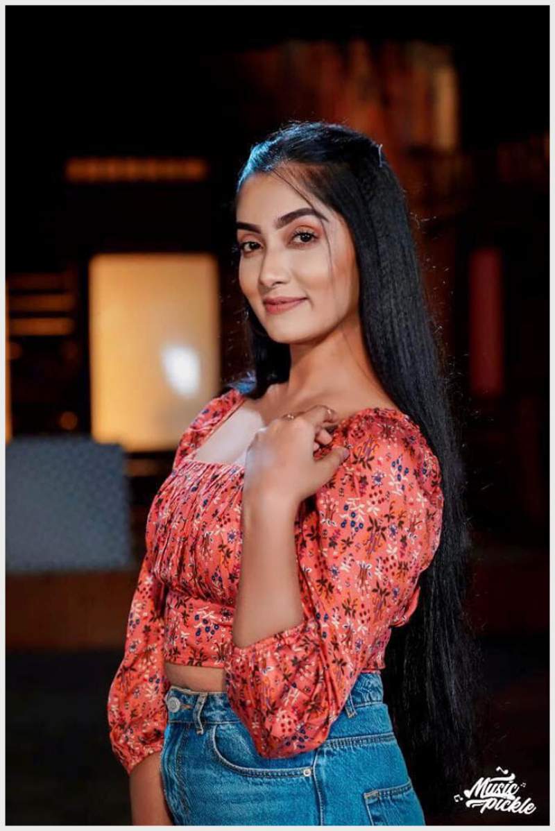 මොනවා කළත් පවුල් ජීවිතයට මුල්තැන දෙනවා