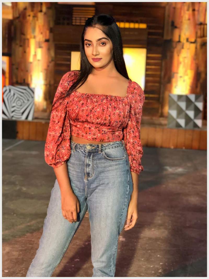 මොනවා කළත් පවුල් ජීවිතයට මුල්තැන දෙනවා